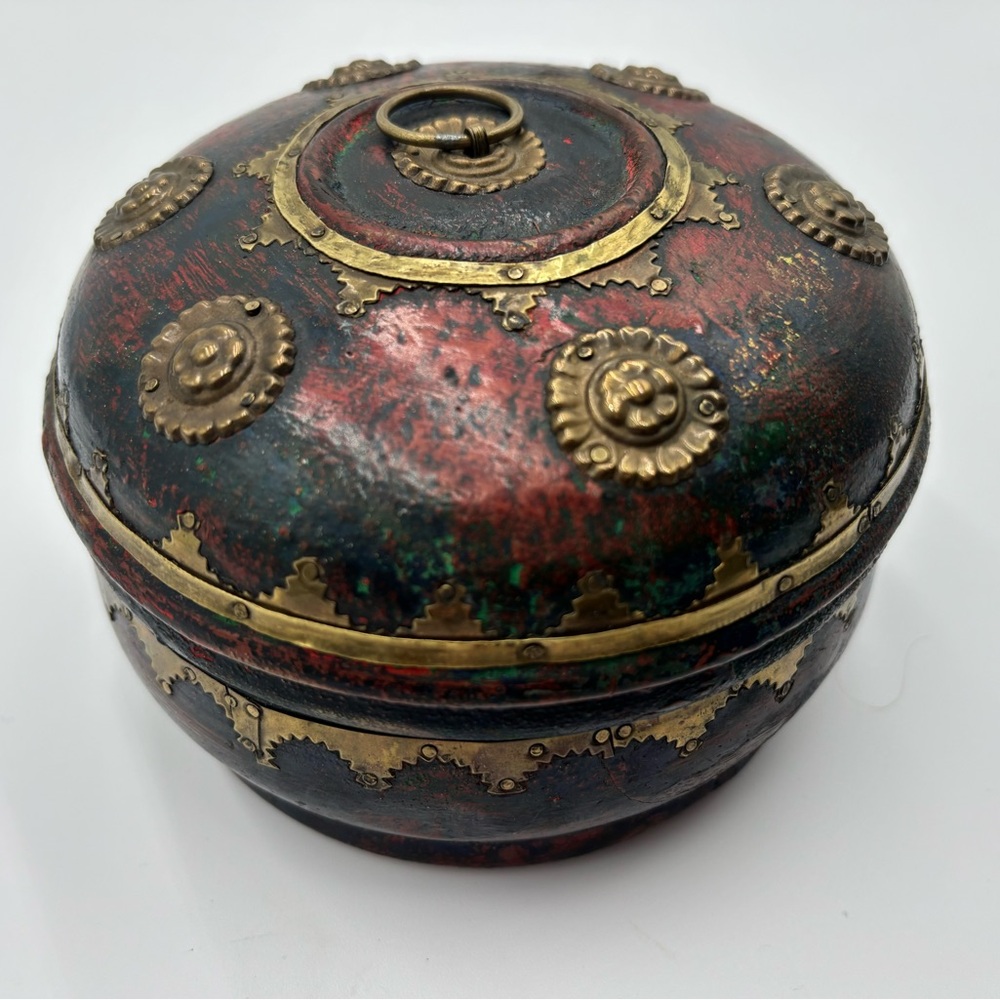 Vintage Decorative Red and Gold Accent Box - Picture 6 of 11
